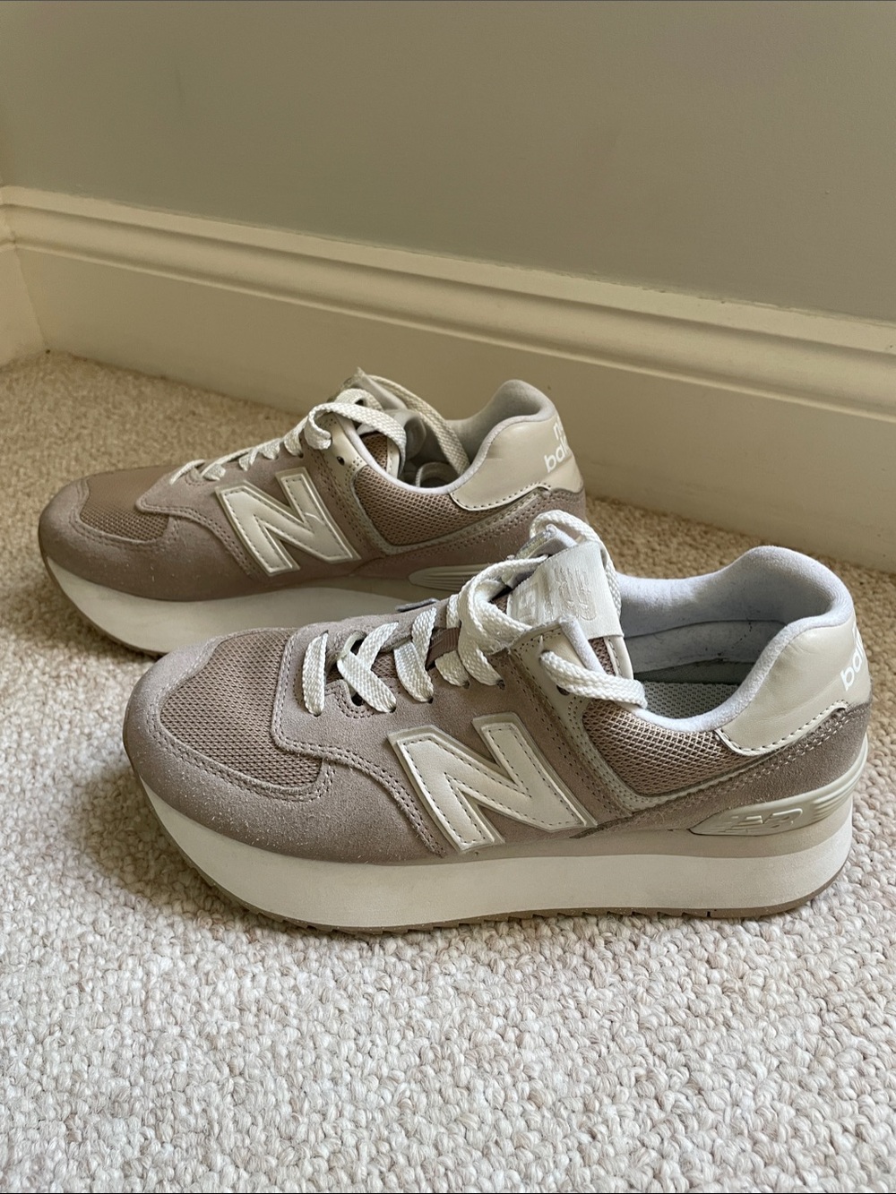 New Balance Women’s 574 Stacked Platform Driftwood WL574ZSM Sneakers LIKE NEW - Picture 2 of 9